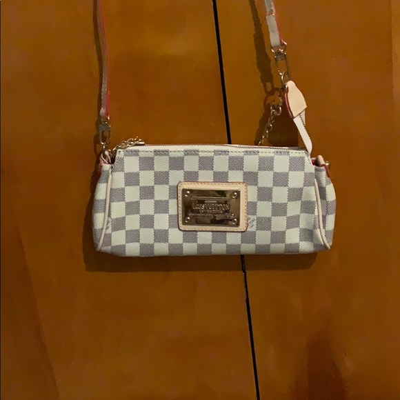 Louis Vuitton Crossbody - Picture 2 of 3